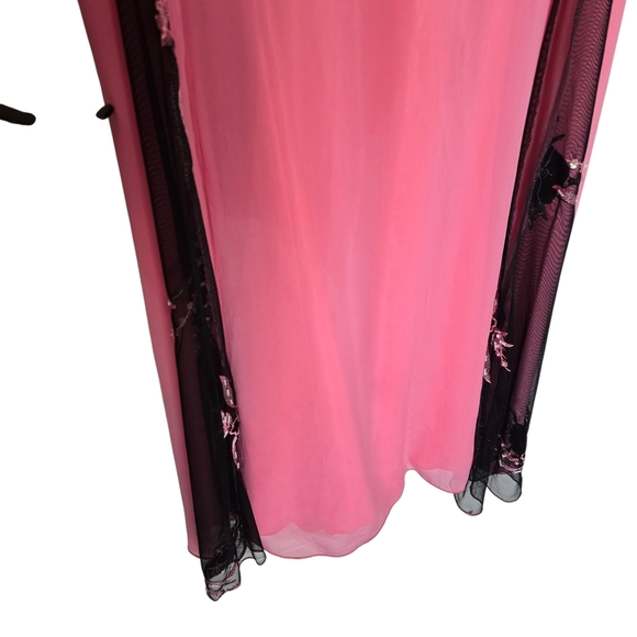 Vintage Elegant Pink Black Satin Chiffon Embroidered Long Nightgown And Robe - Picture 4 of 9